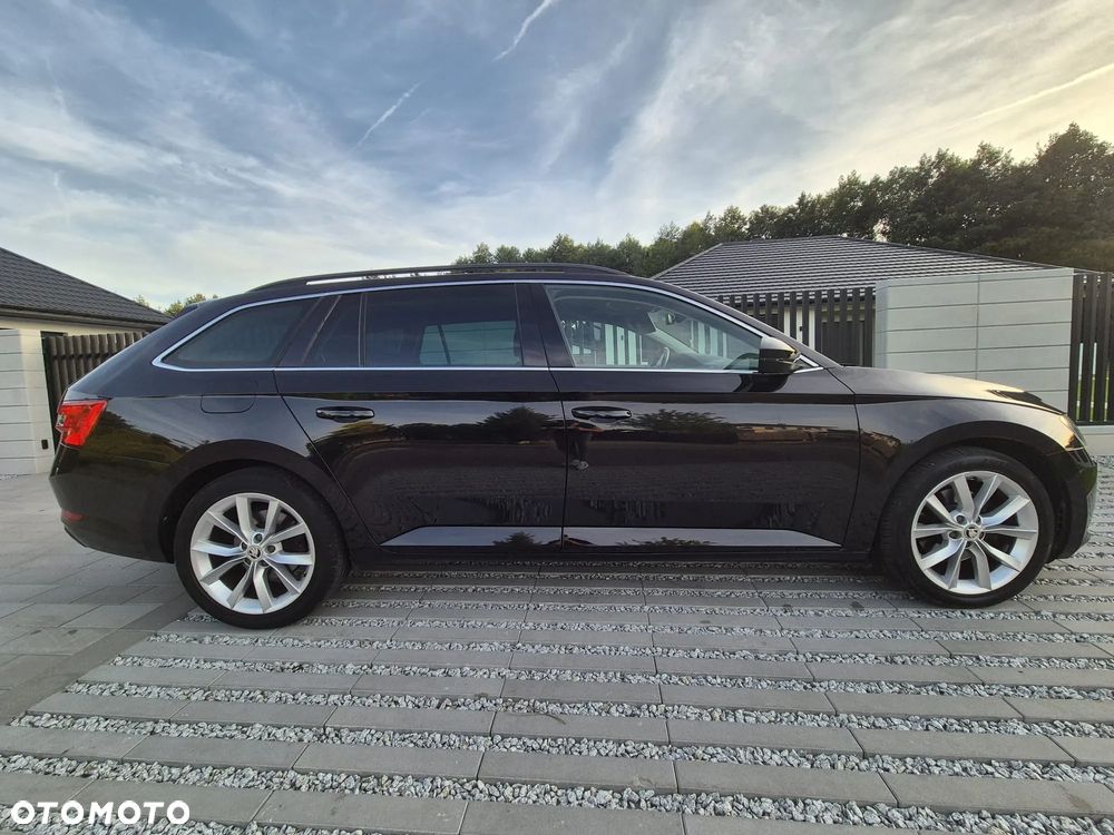 Skoda Superb 2.0 TDI Premium Edition - 14
