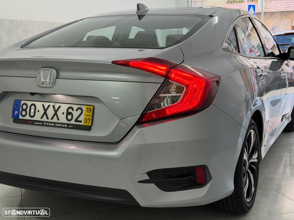 Honda Civic 1.5 i-VTEC Elegance Navi CVT - 11