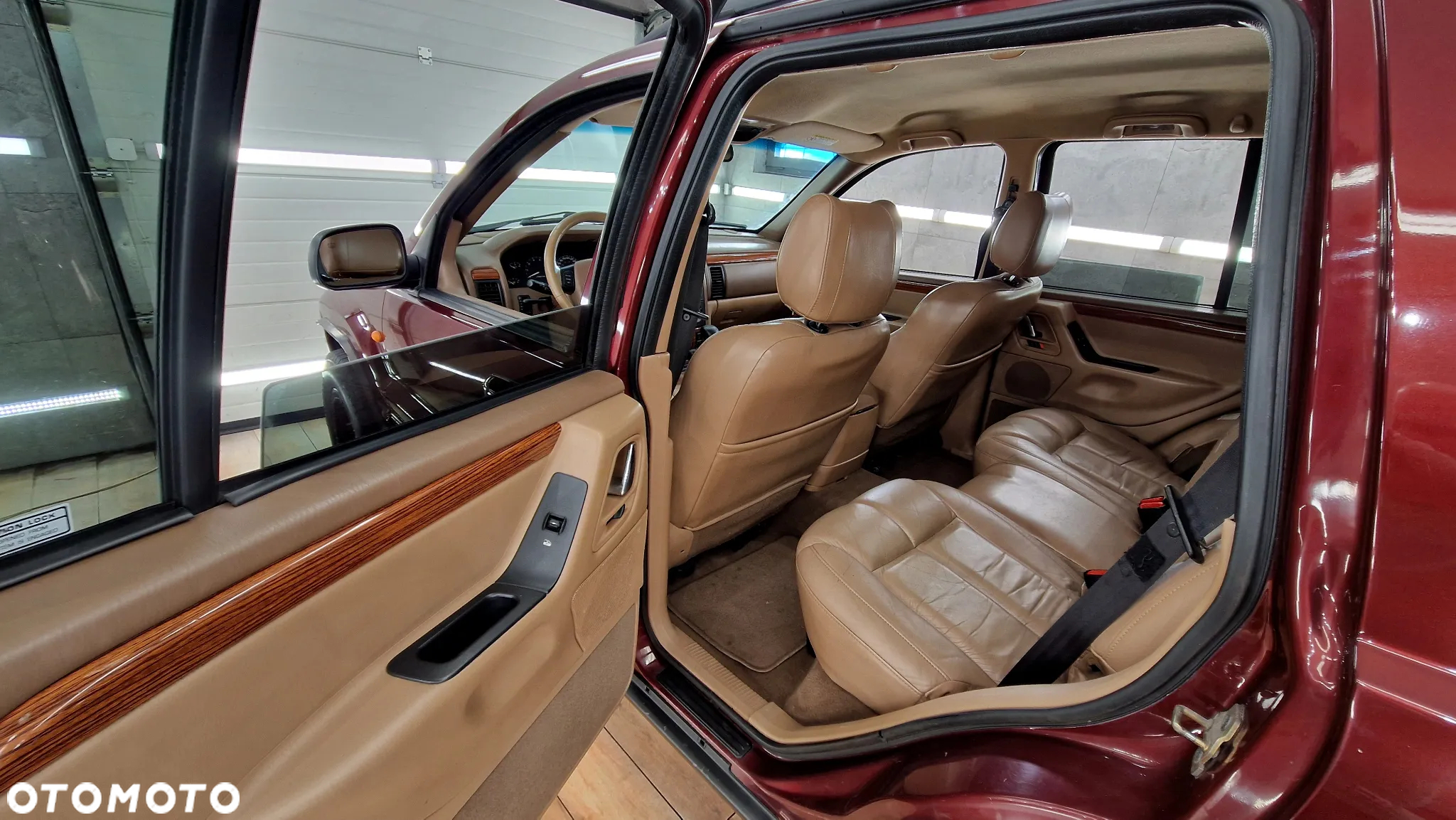 Jeep Grand Cherokee 4.7 Limited - 28