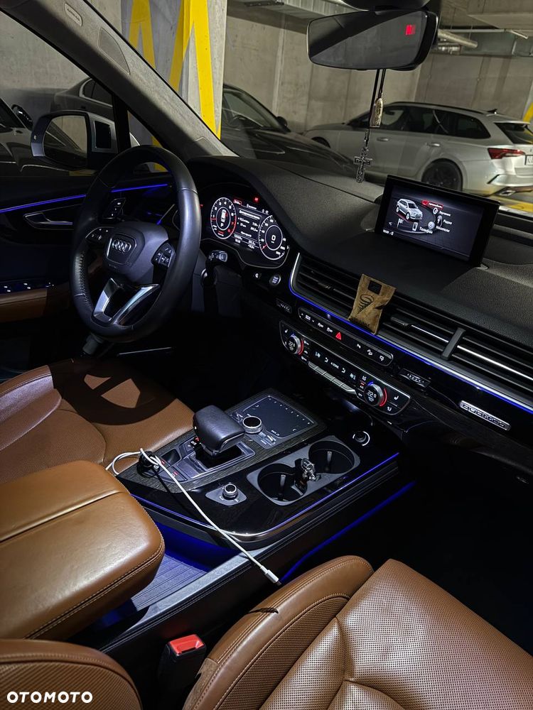 Audi Q7 - 12