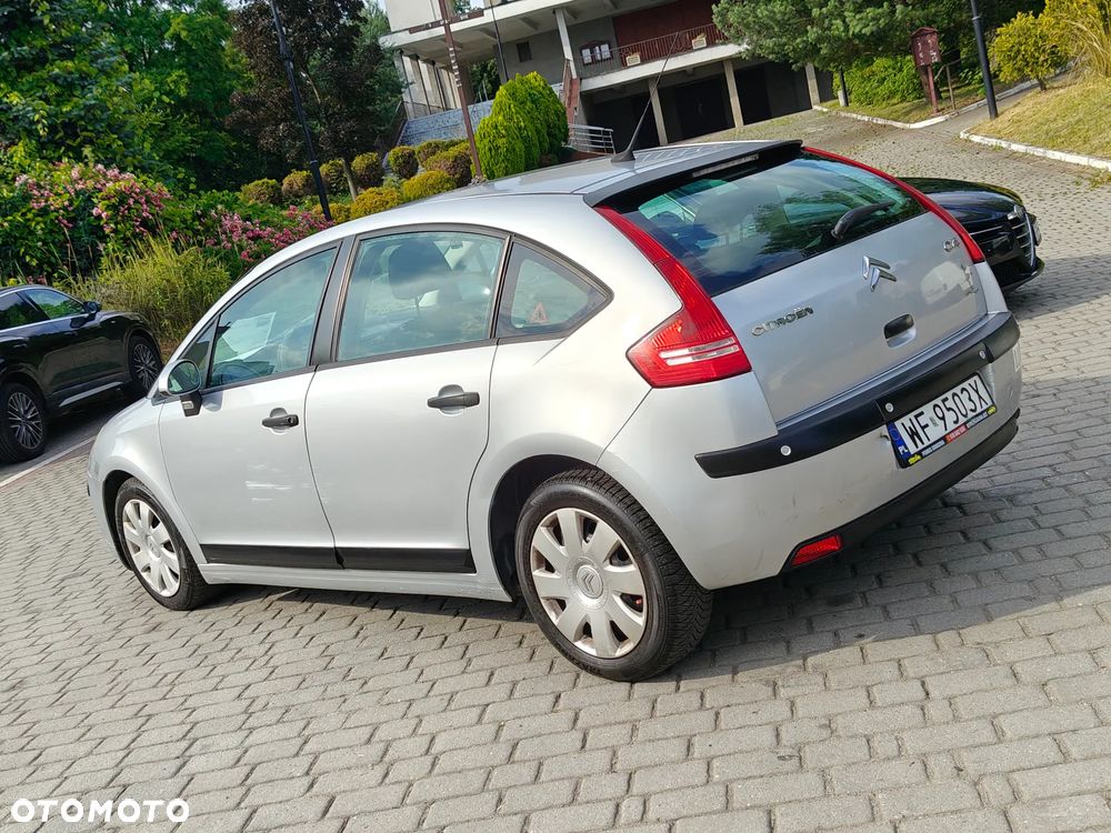Citroën C4 1.4 16V Advance - 13