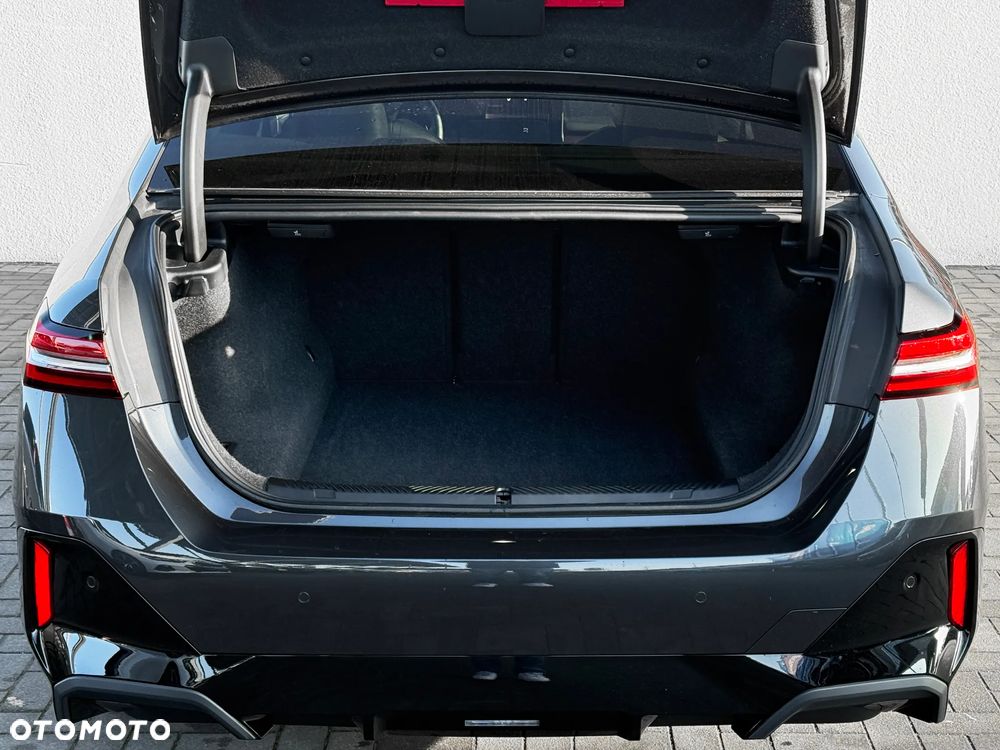 BMW Seria 5 520i - 14