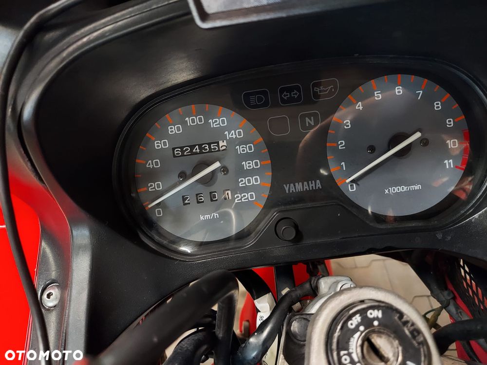 Yamaha XJ - 6
