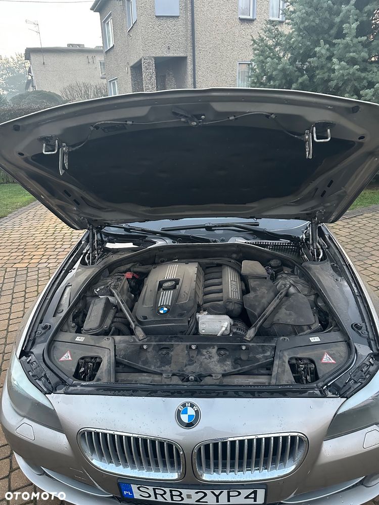 BMW Seria 5 528i Sport-Aut - 10