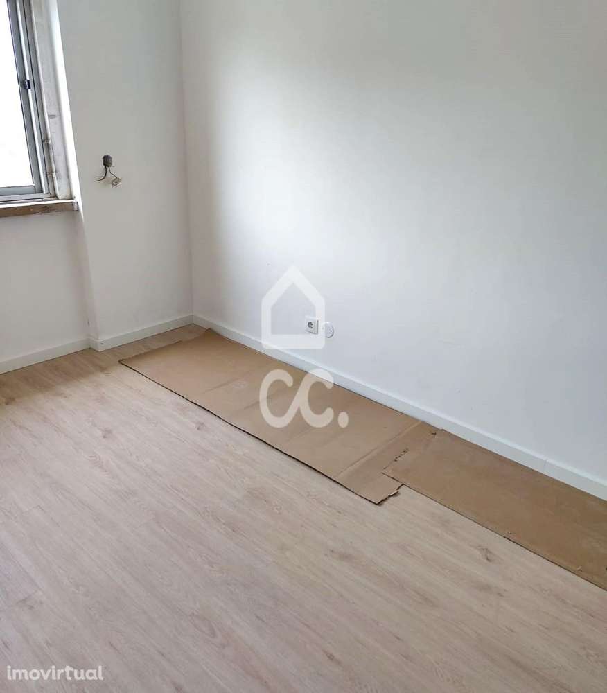 T2 remodelado no Fogueteiro, para arrendar - Grande imagem: 3/15