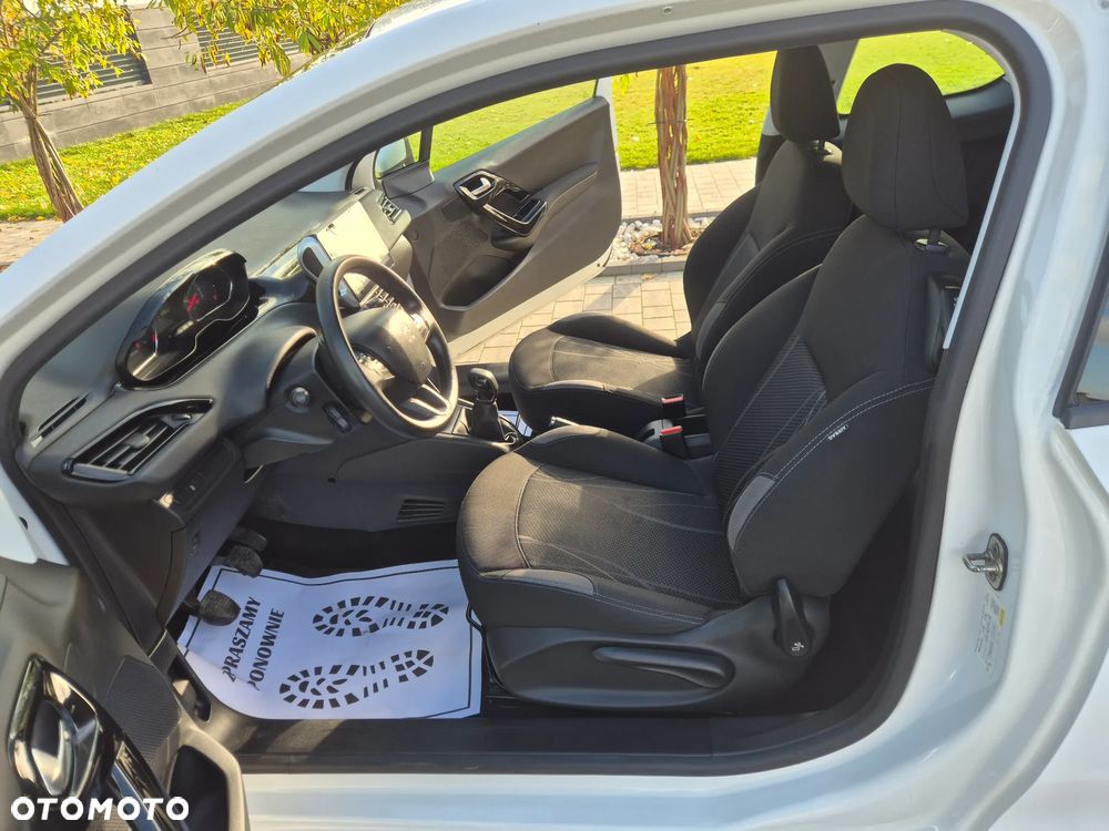 Peugeot 208 - 6