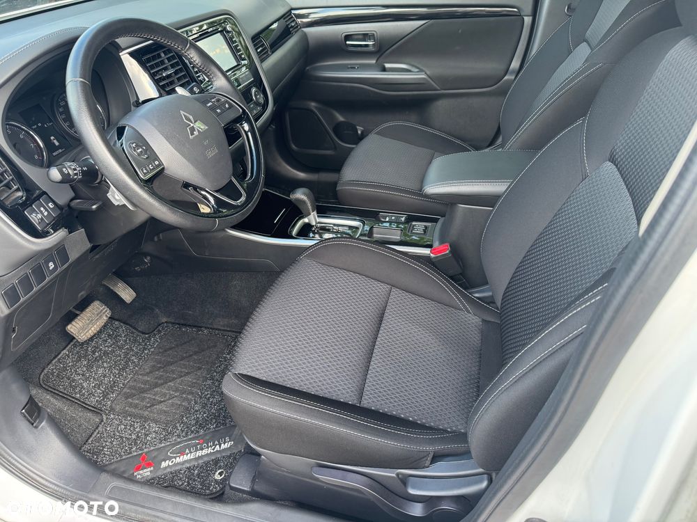 Mitsubishi Outlander 2.0 Intense CVT - 10
