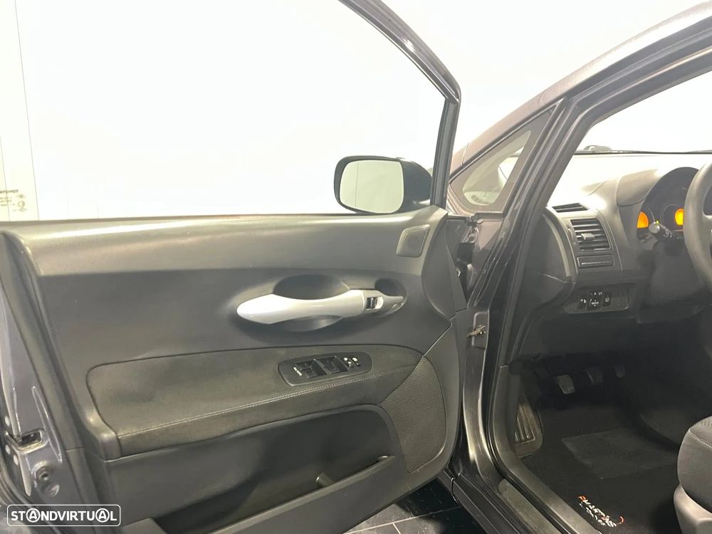 Toyota Auris 1.33 VVT-i ACtive - 19