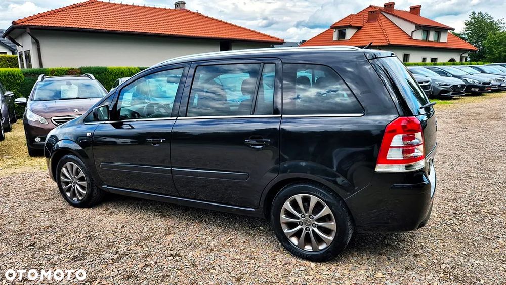 Opel Zafira 1.8 Cosmo EU5 - 18