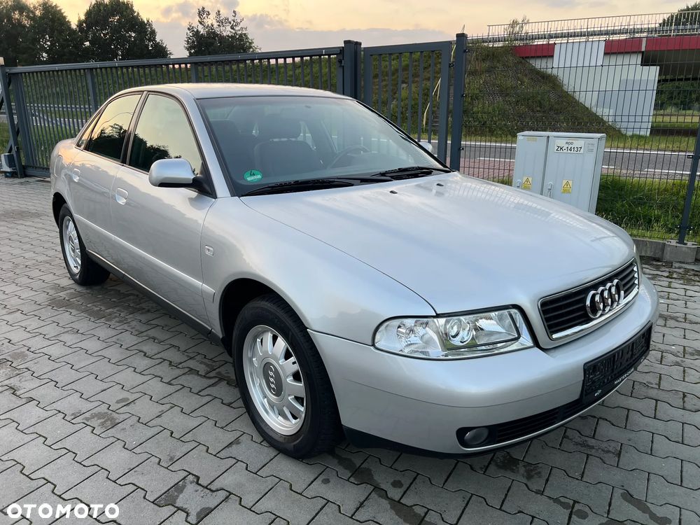 Audi A4 Limousine 1.6 - 3