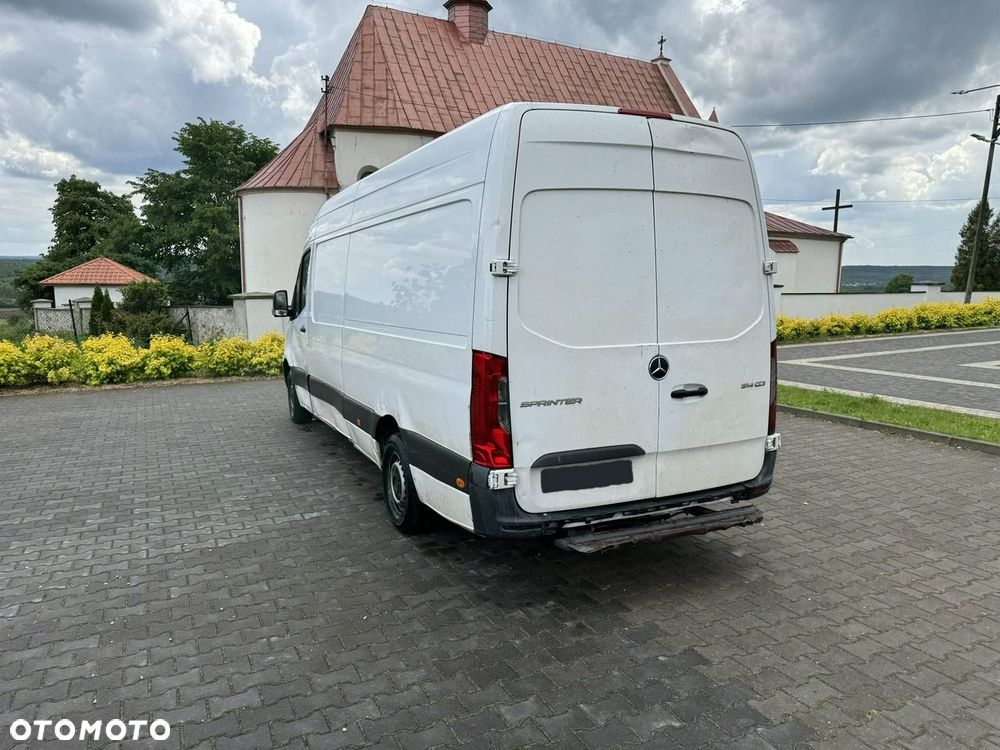 Mercedes-Benz Sprinter - 4