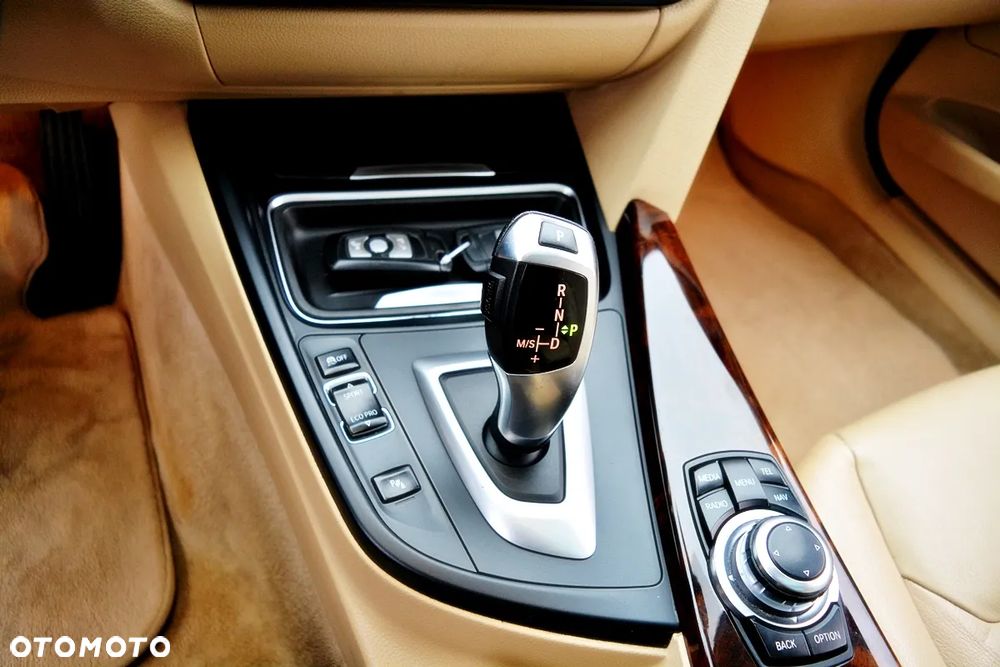 BMW 3GT 318d Modern Line - 18