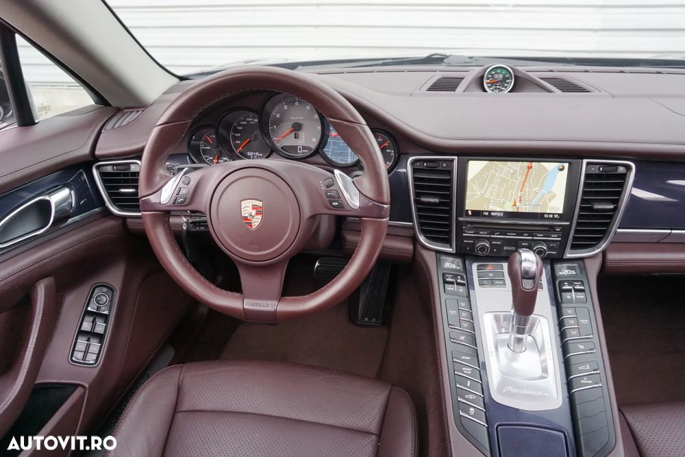 Porsche Panamera - 26