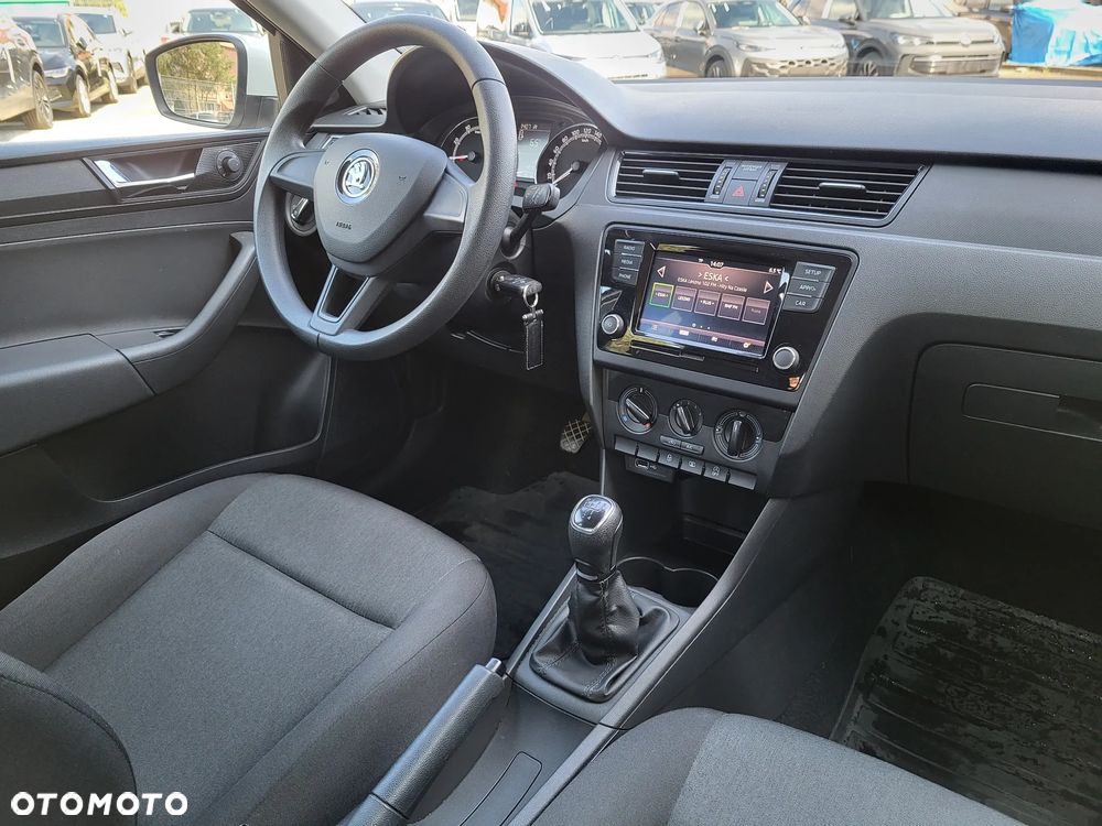 Skoda RAPID 1.0 TSI Active - 6