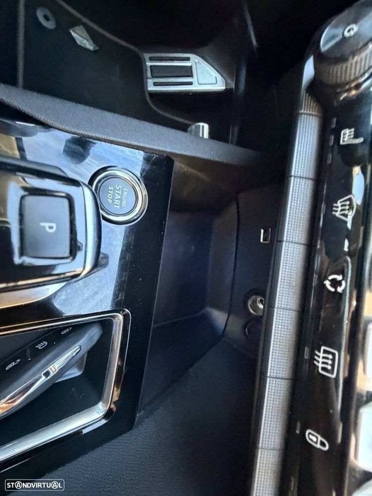 Peugeot 5008 1.2 PureTech GT EAT8 - 29