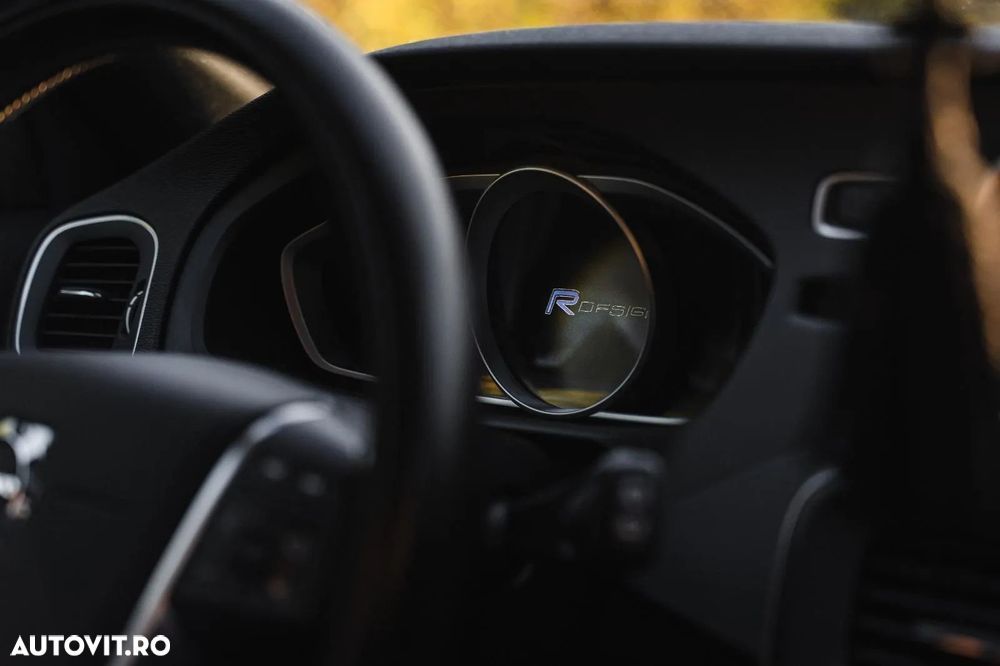 Volvo V40 D3 Geartronic RDesign - 8