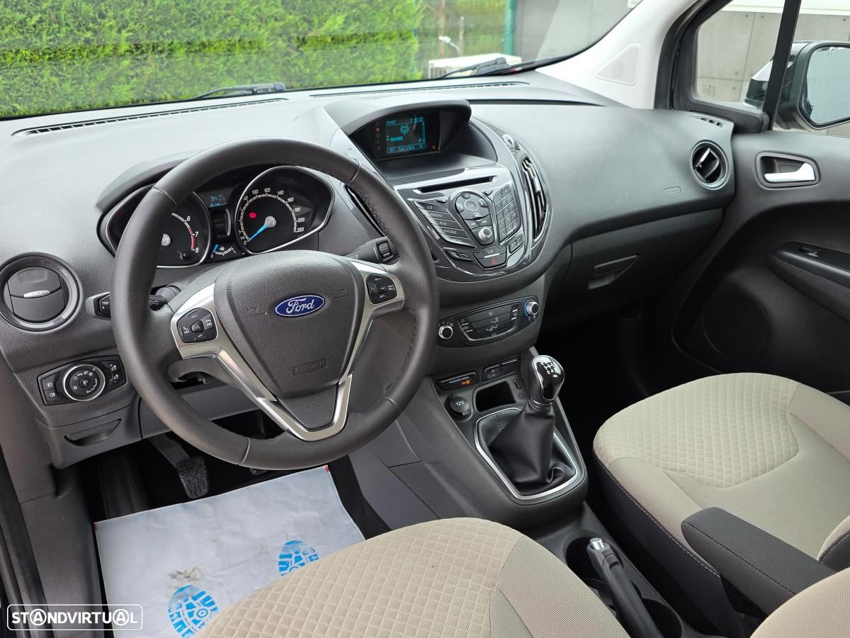Ford Tourneo Courier 1.0 EcoBoost Titanium - 18