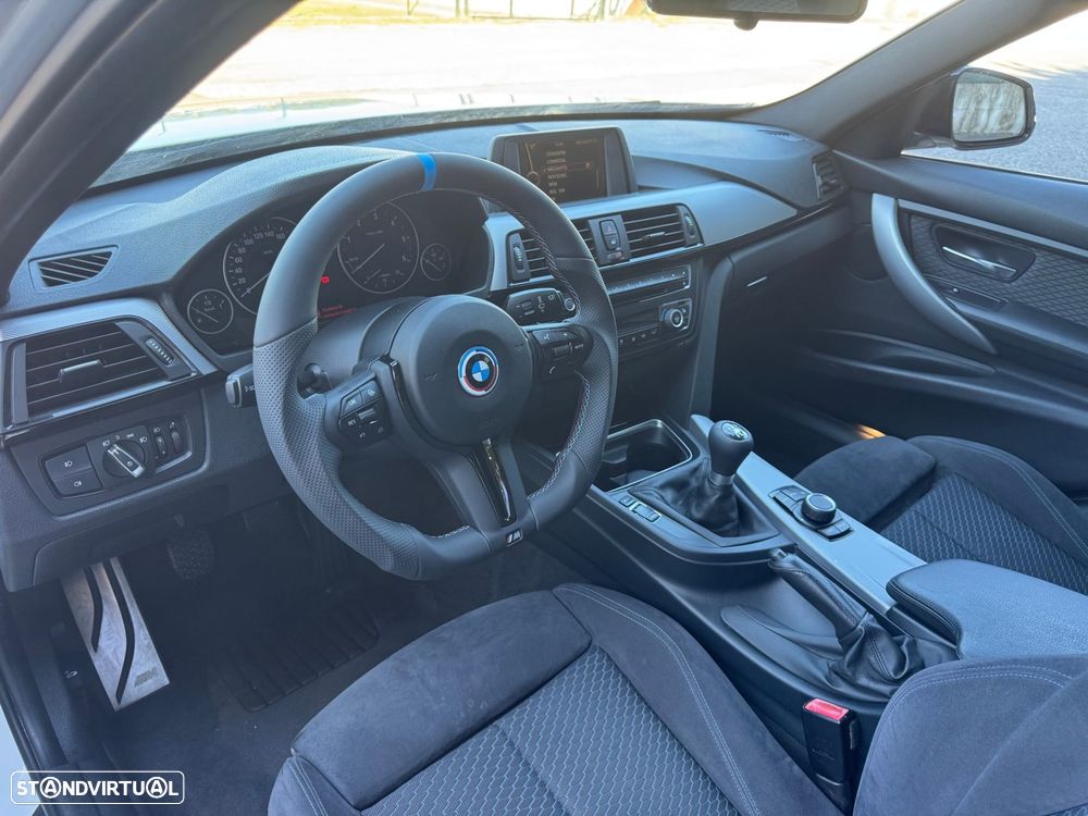 BMW 318 d Pack M - 10