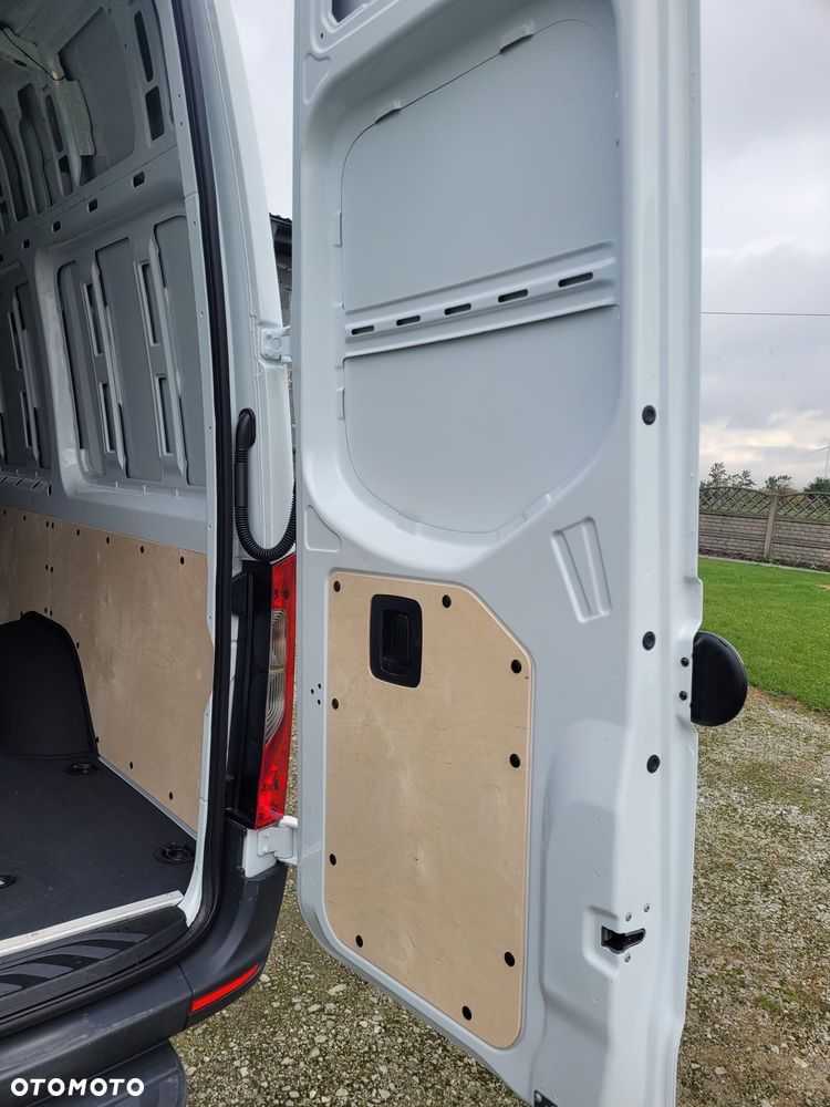 Mercedes-Benz Sprinter - 12