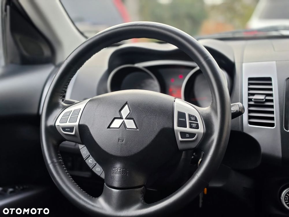 Mitsubishi Outlander - 20