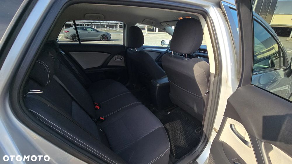 Toyota Avensis 2.0 D-4D Premium - 14
