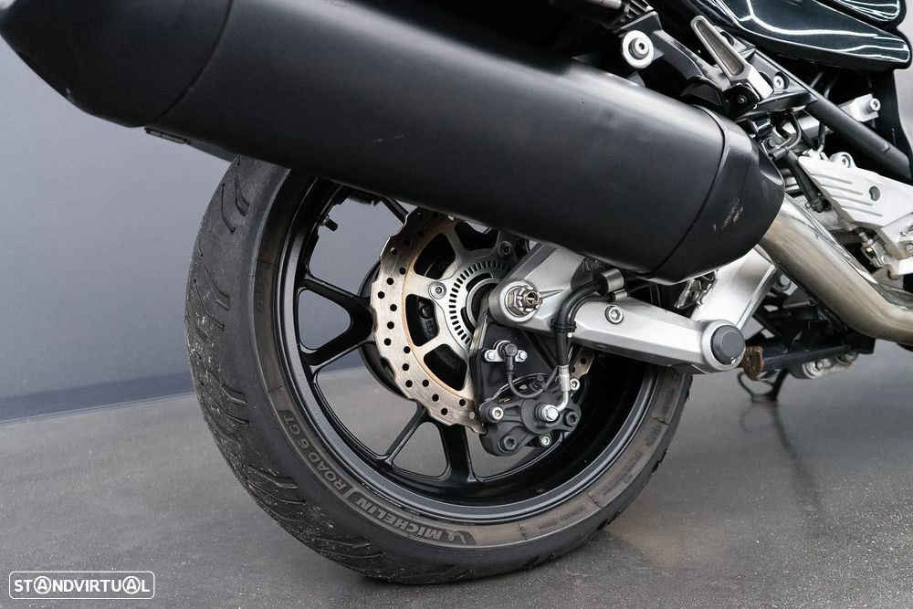 Kawasaki GTR 1400 - 7