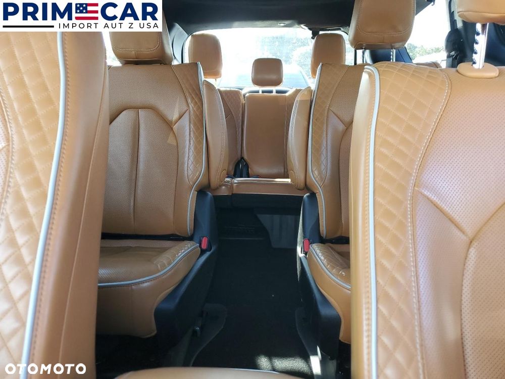 Chrysler Pacifica - 10