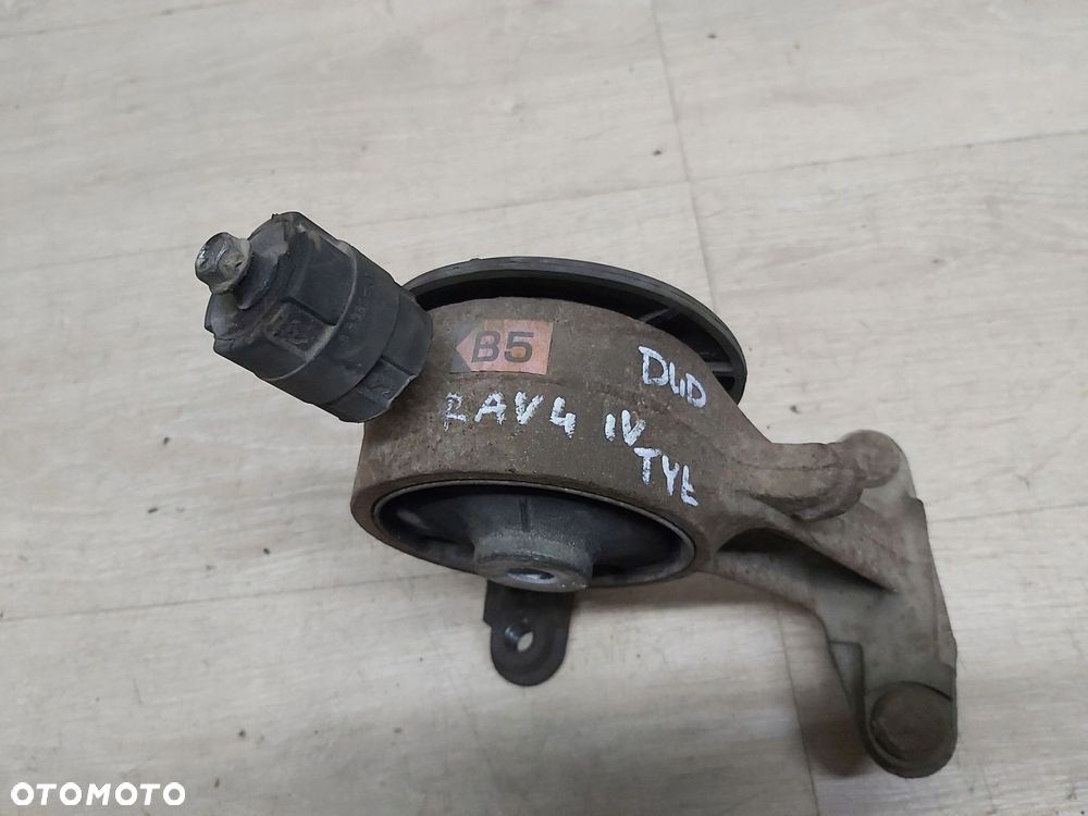 Toyota Rav4 IV XA40 13-15r łapa poduszka silnika skrzyni tył 2,0 2,2 D4D - 3