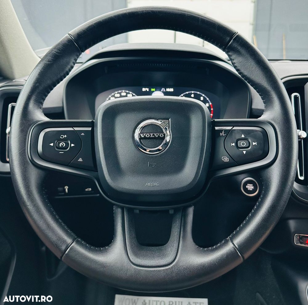 Volvo XC 40 T3 Momentum - 33