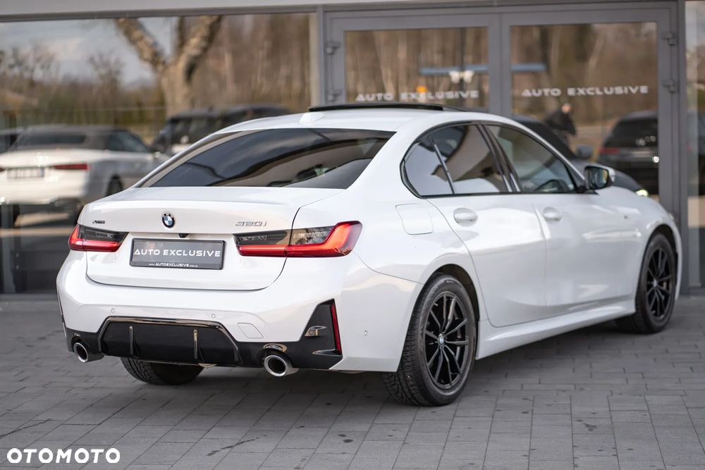 BMW Seria 3 320i xDrive Edition M Sport Shadow - 23