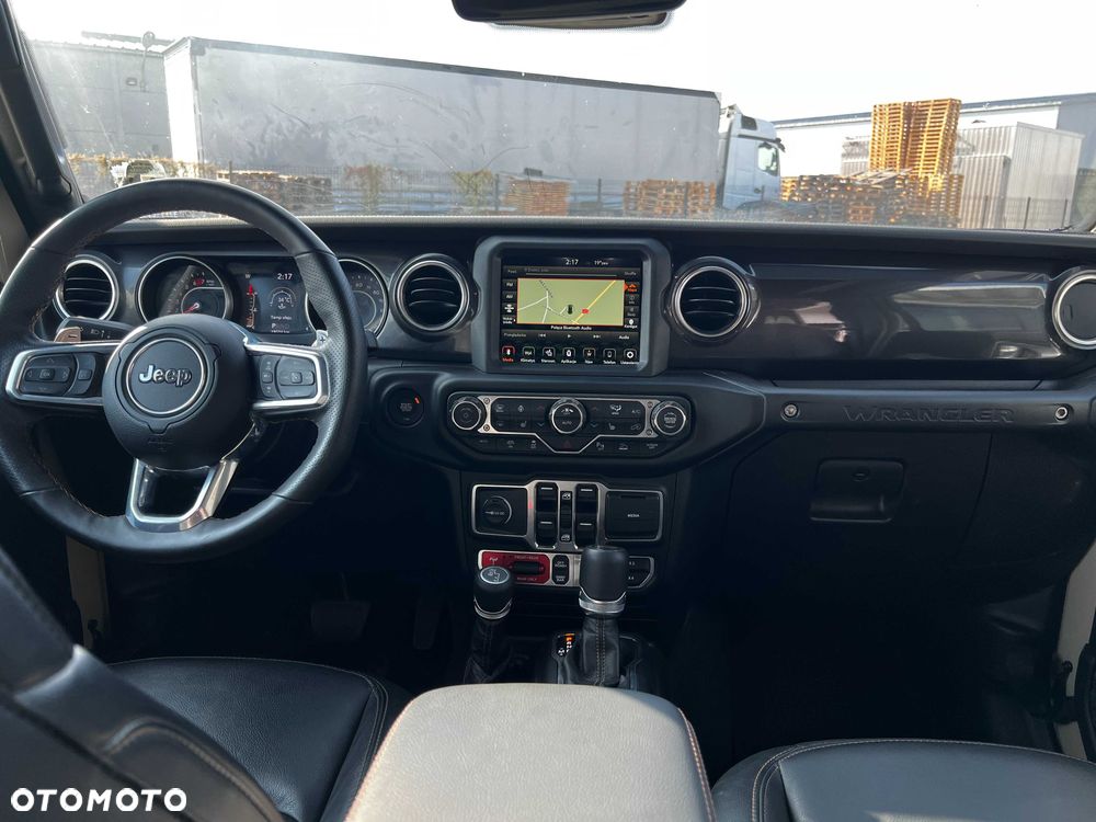 Jeep Wrangler - 8