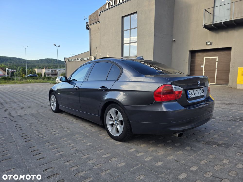 BMW Seria 3 320i - 9