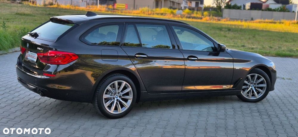 BMW Seria 5 520d Sport Line - 29