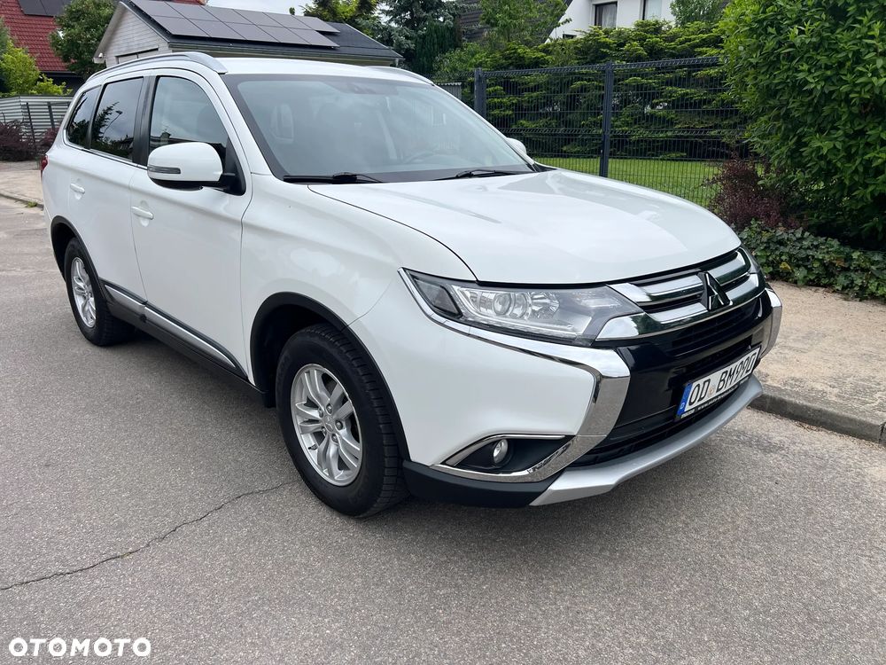Mitsubishi Outlander - 2