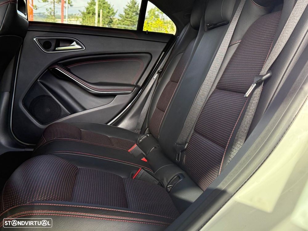 Mercedes-Benz CLA 220 CDI AMG Line Aut. - 40