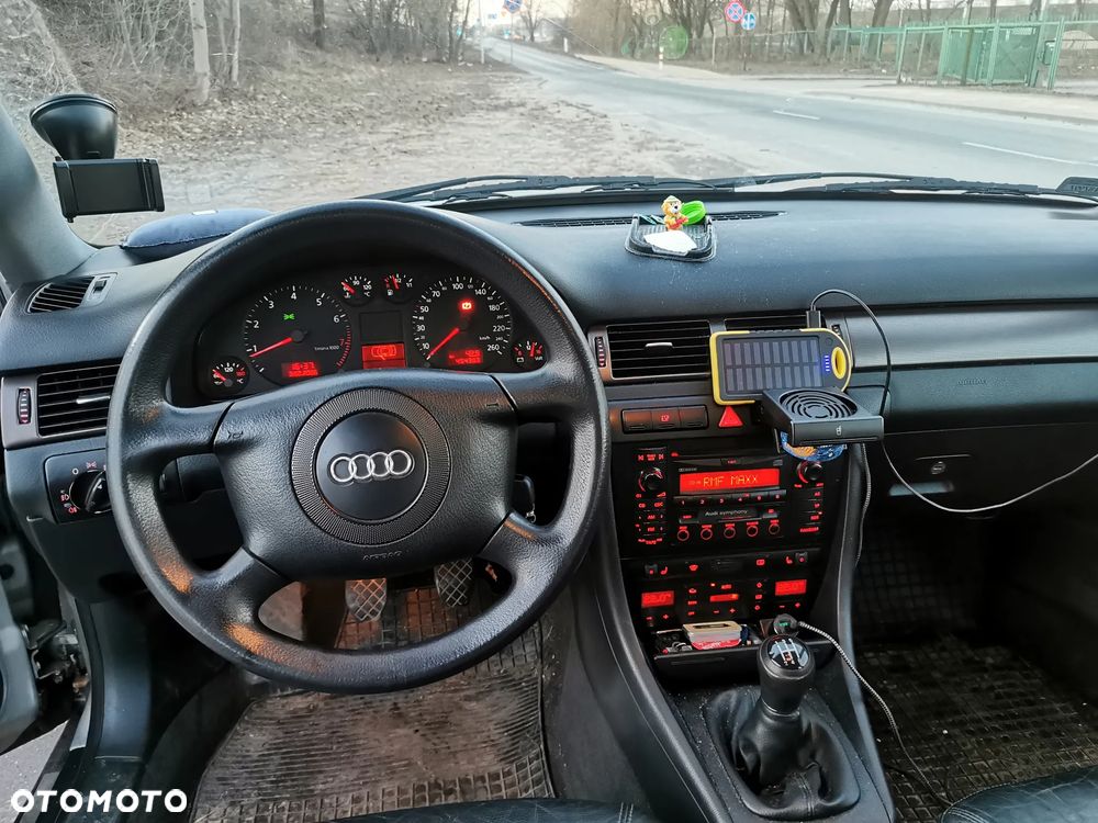 Audi A6 Avant 2.4 - 7