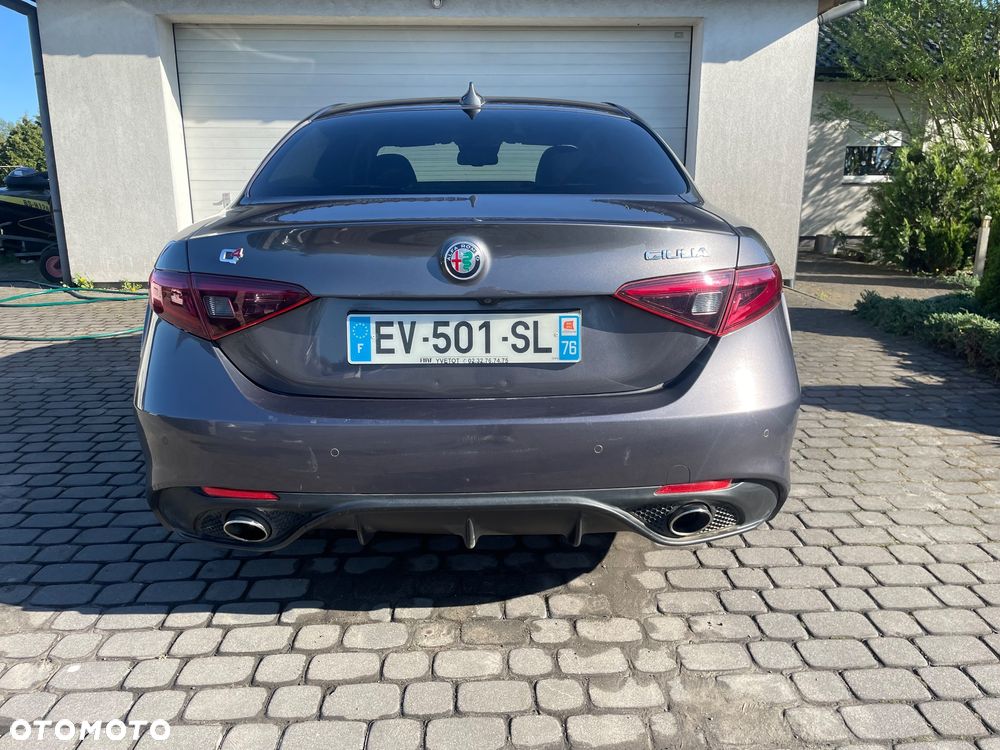 Alfa Romeo Giulia 2.2 AT8-Q4 Veloce - 5