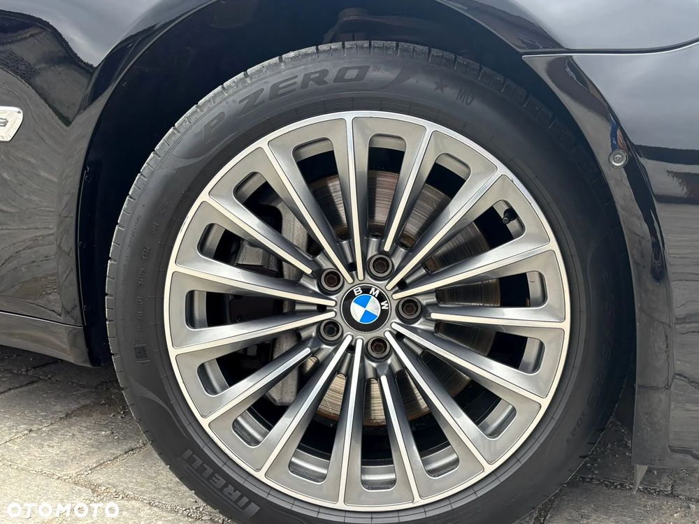 BMW Seria 7 750i L xDrive - 39