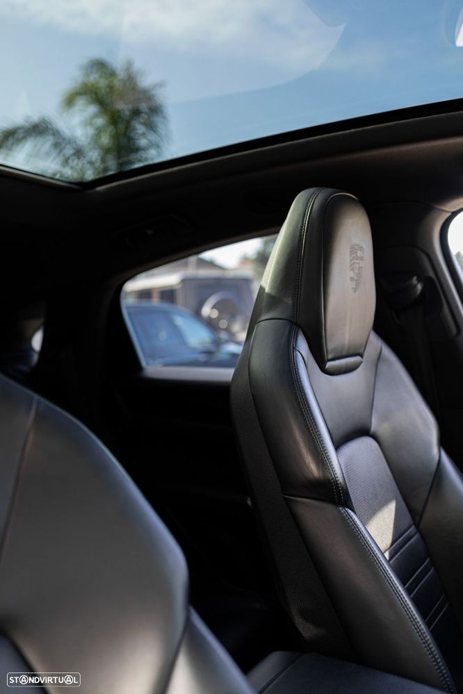 Porsche Cayenne Coupé E-Hybrid - 48