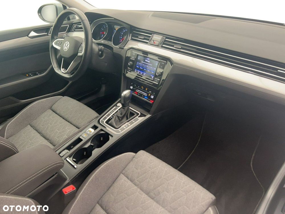 Volkswagen Passat - 14