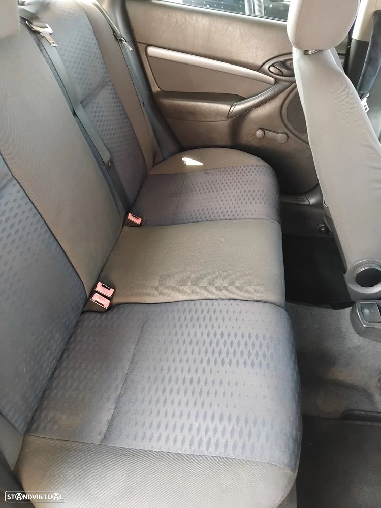 Ford Focus - 8