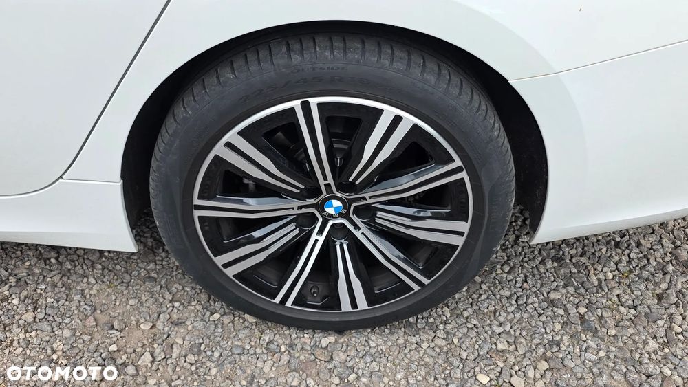 BMW Seria 3 318d - 25