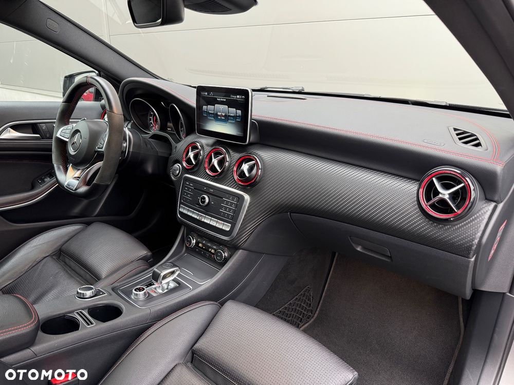 Mercedes-Benz Klasa A AMG 45 4Matic AMG Speedshift 7G-DCT - 36