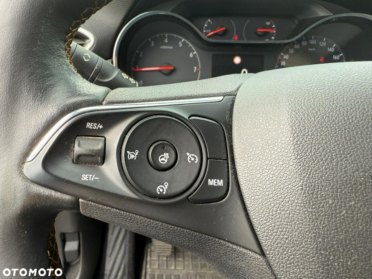 Opel Crossland X - 15