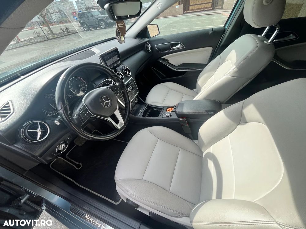 Mercedes-Benz A 180 BlueEfficiency 7G-DCT - 11