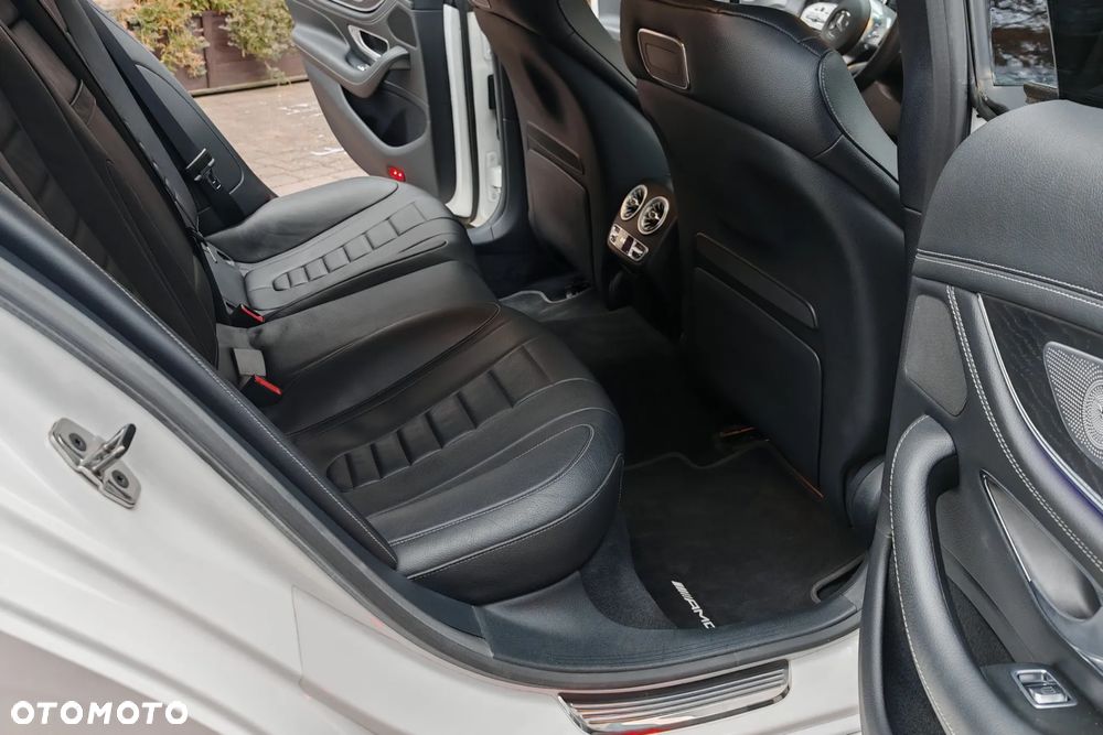 Mercedes-Benz CLS 220 d AMG - 11