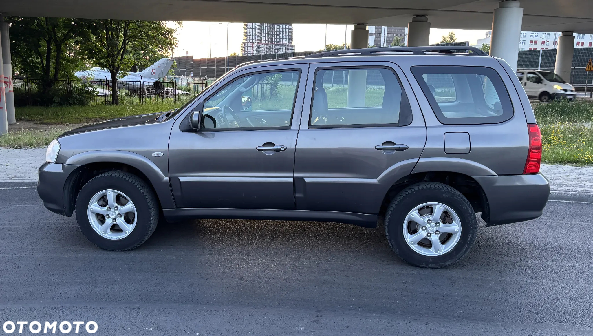Mazda Tribute 2.3 Comfort - 26