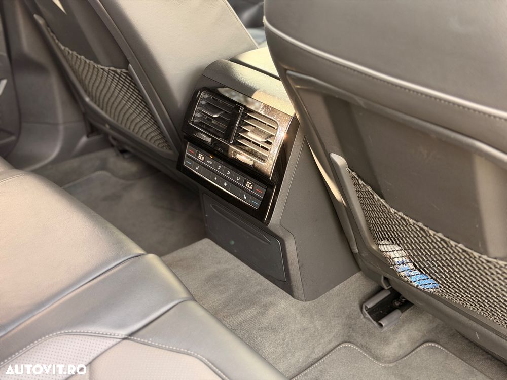Volkswagen Touareg 3.0 V6 TDI 4Motion DPF Automatik R-Line - 28