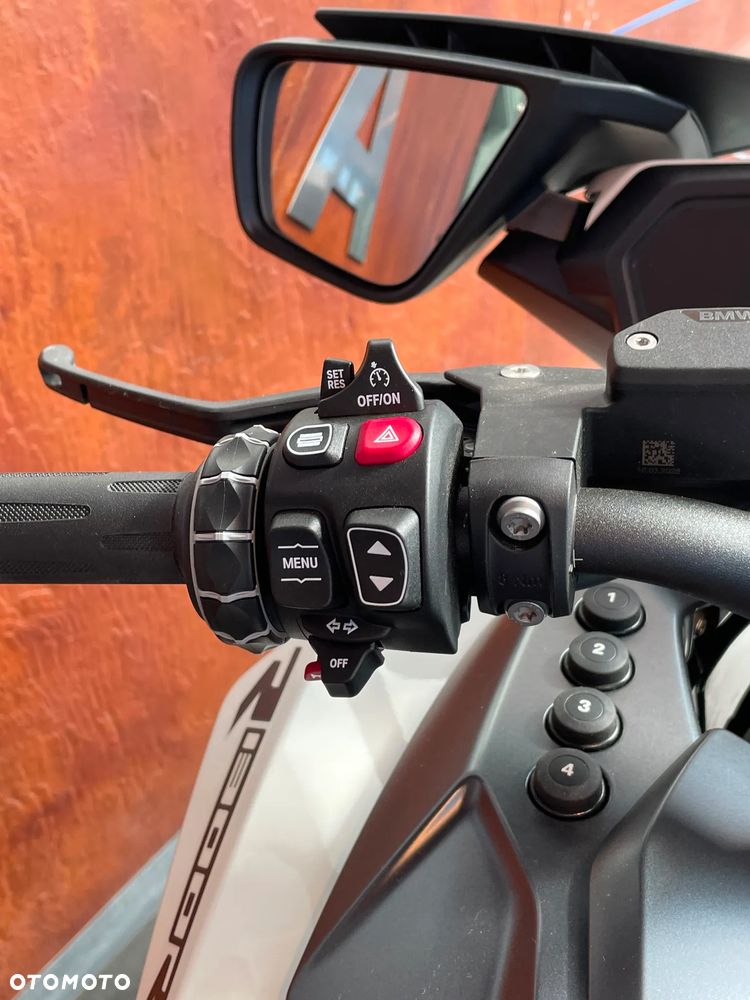 BMW R - 9