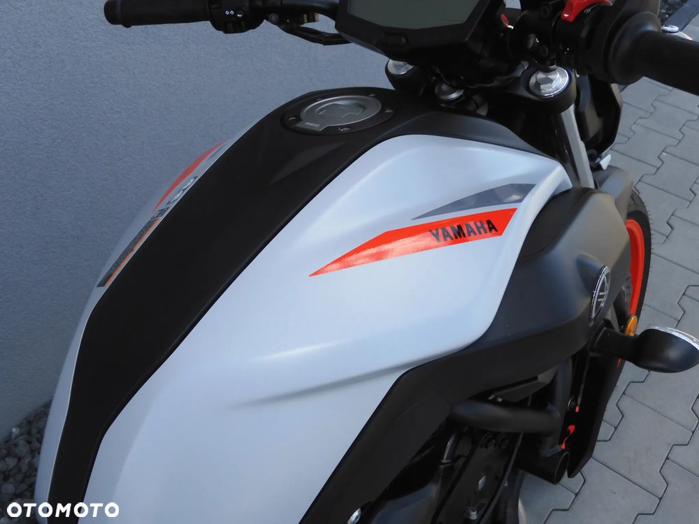 Yamaha MT - 17